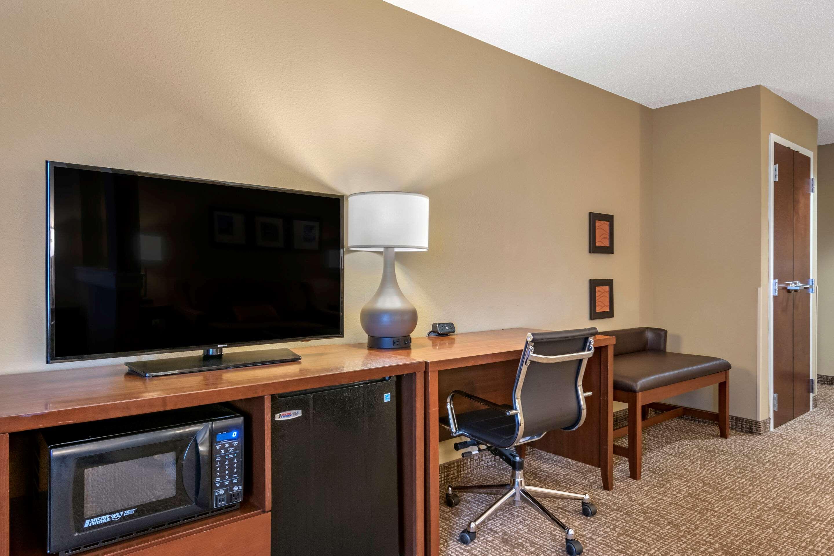 Comfort Inn Pa Turnpike - I-81 Carlisle Bagian luar foto